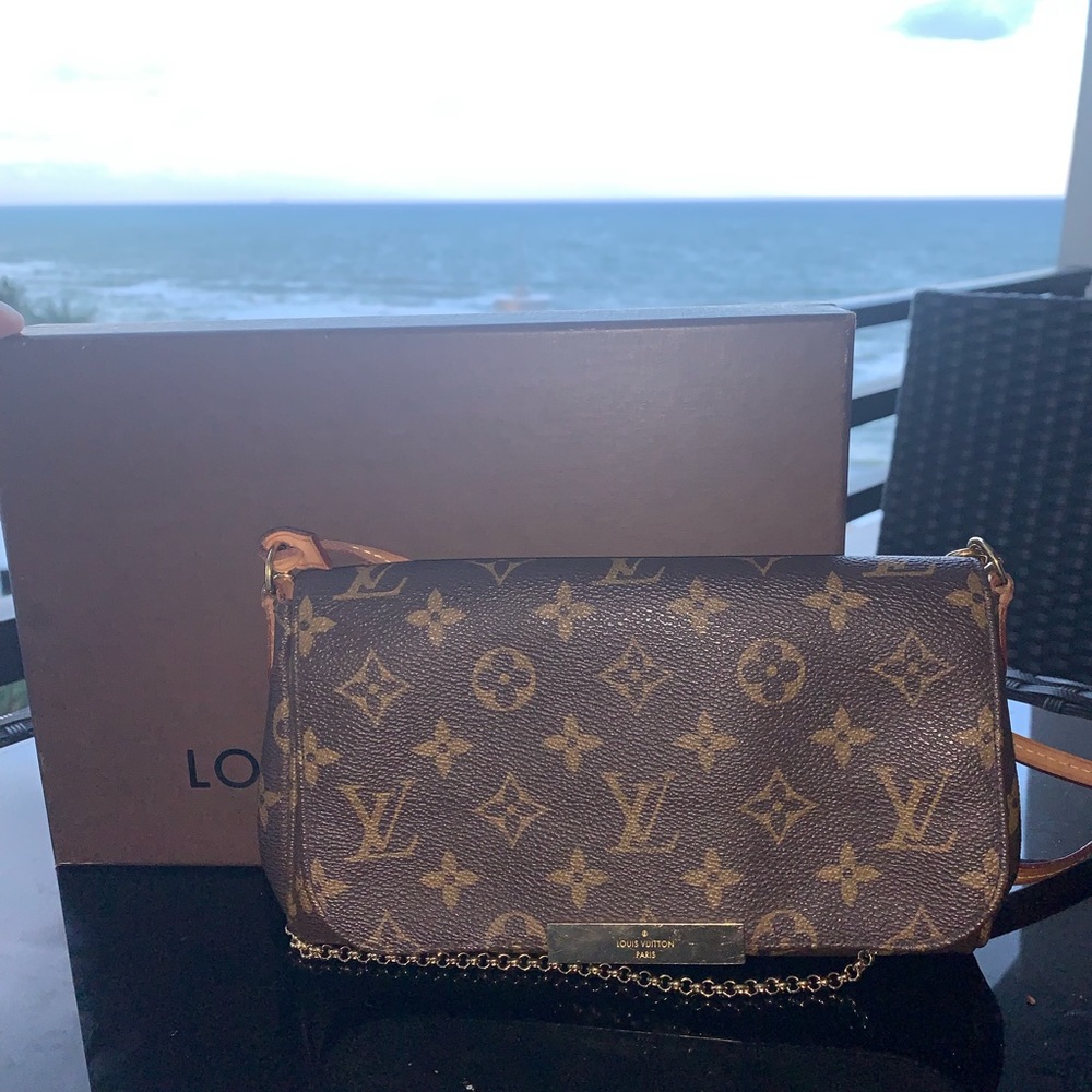 🎈 SOLD 🎈 Louis Vuitton Favorite PM